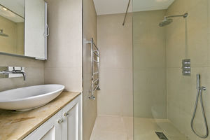 En Suite- click for photo gallery
